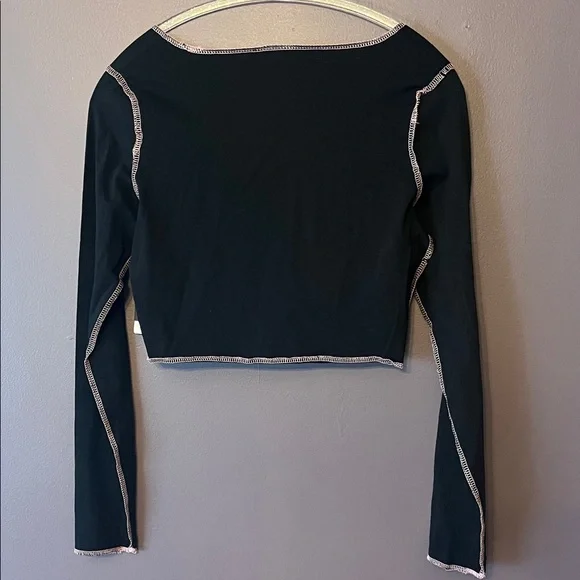SWIXXZ Black with Pink Stitching Screen Printed Long-Sleeve Cropped LargeTop NWT - Picture 3 of 4